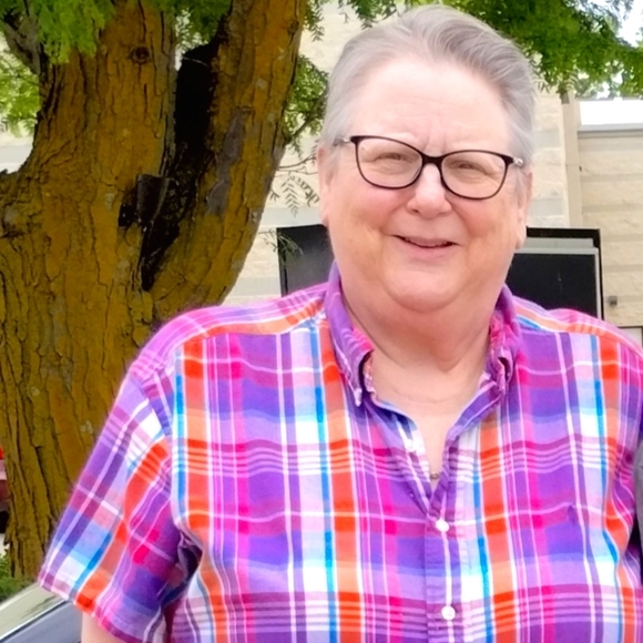 Meet your Posher, Becky - Picture 1 of 1